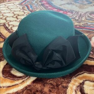 Importina vintage wool Green Women's Hat with Black Bow